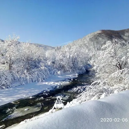 під горою Lodge Sheshory