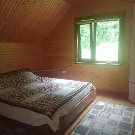 під горою Lodge