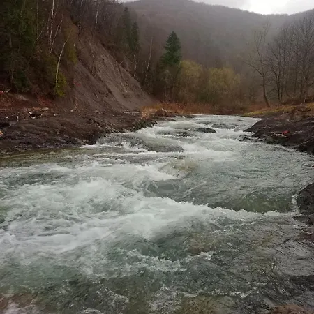 під горою Gerendaház