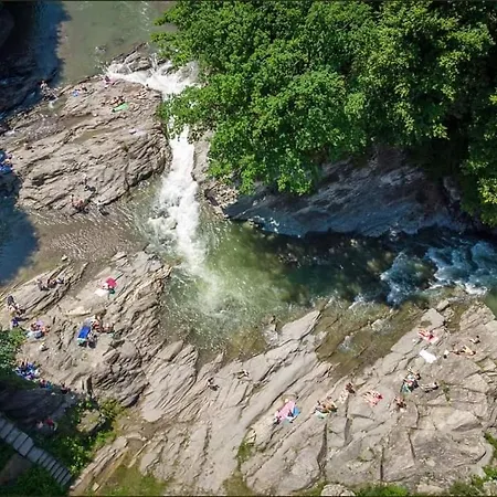 під горою Gerendaház *