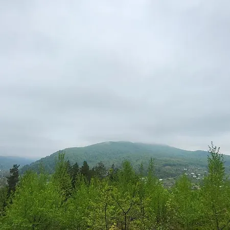 під горою