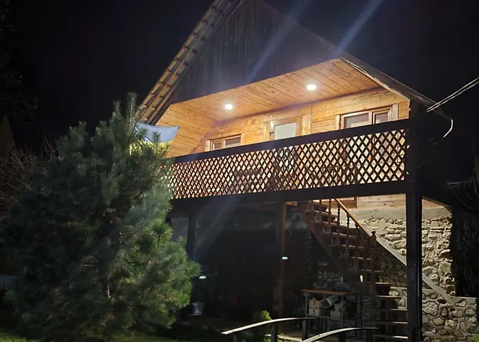 Lodge під горою Sheshory