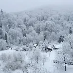 під горою
