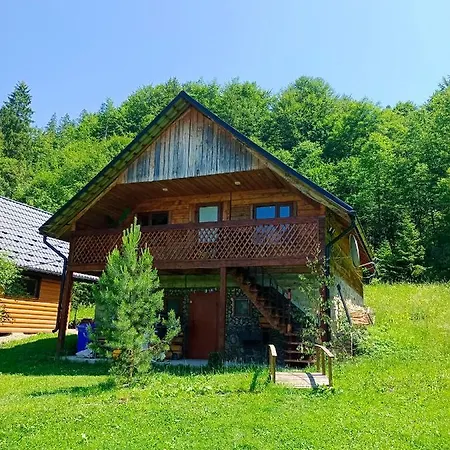 під горою Lodge