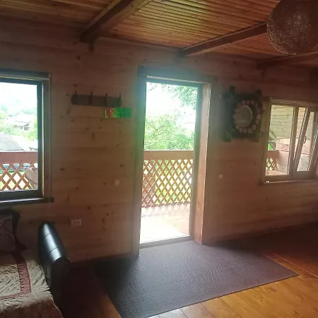 під горою Lodge