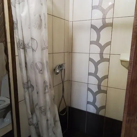 під горою Lodge *