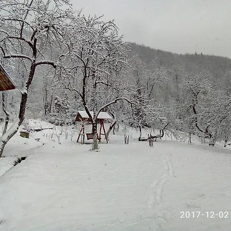 під горою Lodge *