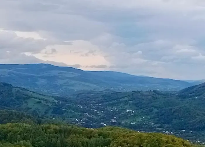 під горою ロッジ シェショリー